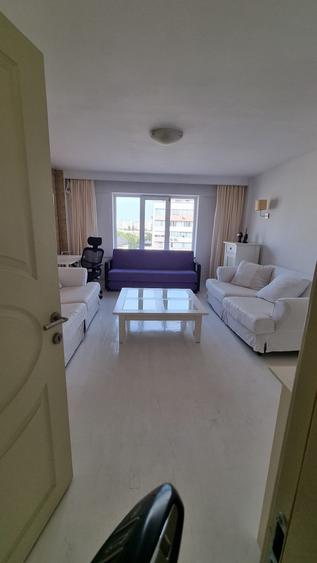 Apartament cu 3 camere decomandat în Iancului
