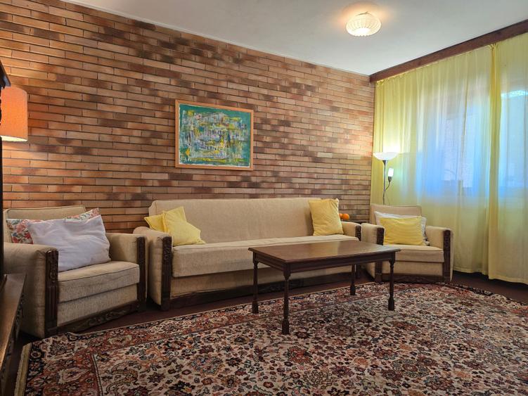 Apartament cu 4 camere decomandat în Ultracentral