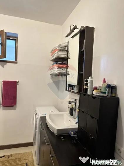 Casă cu 4 camere cu Teren 5000 Mp în Girov