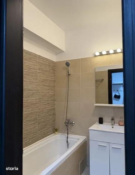 Apartament cu 3 camere decomandat în Păcii