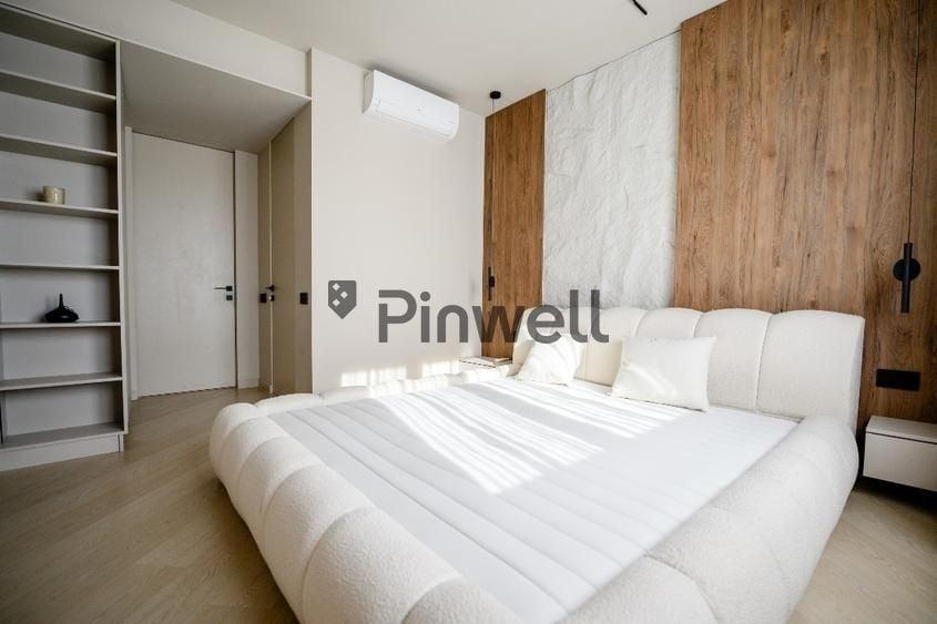 Apartament cu 3 camere semidecomandat, mobilat în Central