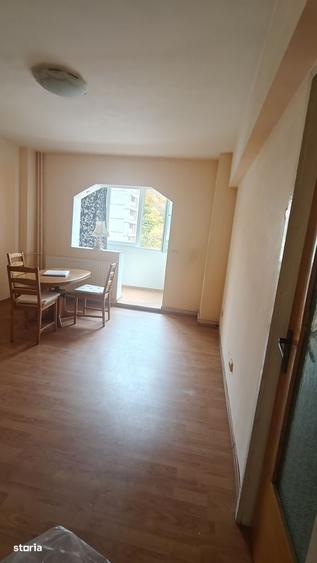 Apartament cu 2 camere decomandat în Răcădău