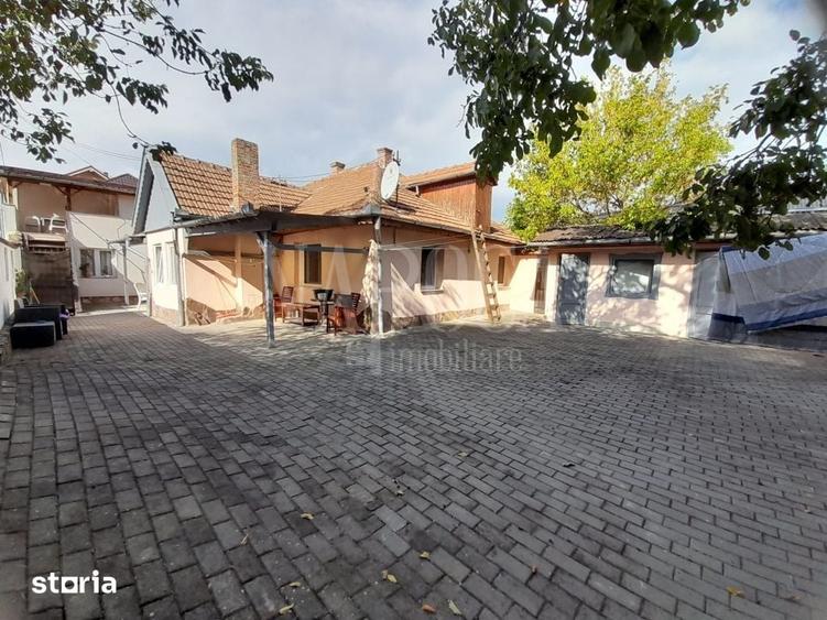Casă cu 7 camere cu Teren 551 Mp în Sânmartin