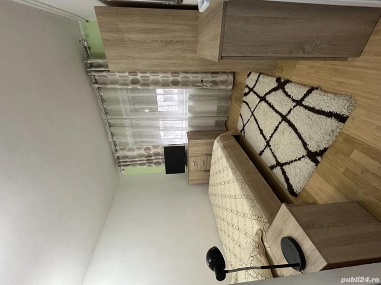 Apartament cu 3 camere semidecomandat în Dacia