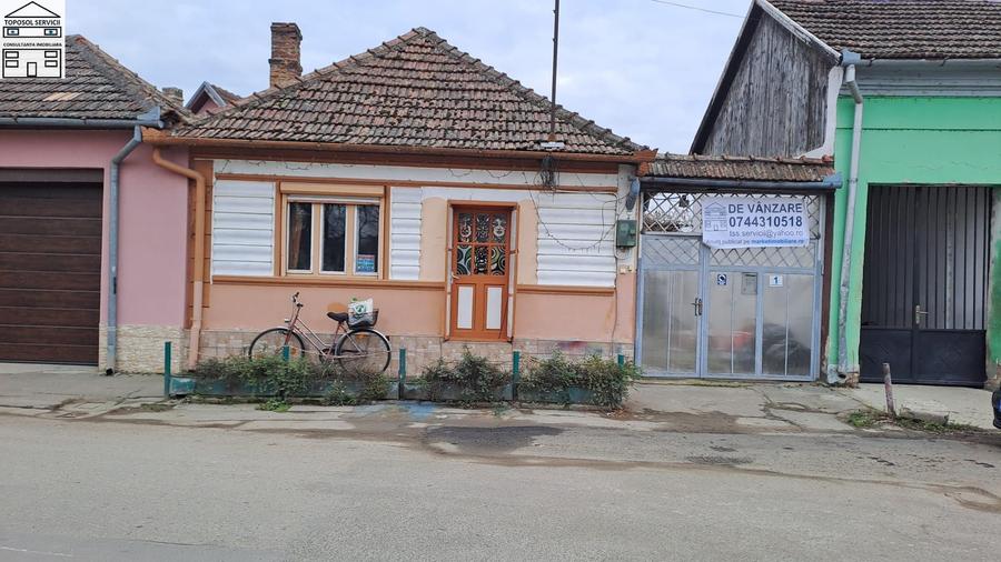 Casă individuală cu 6 camere cu Teren 580 Mp în Central