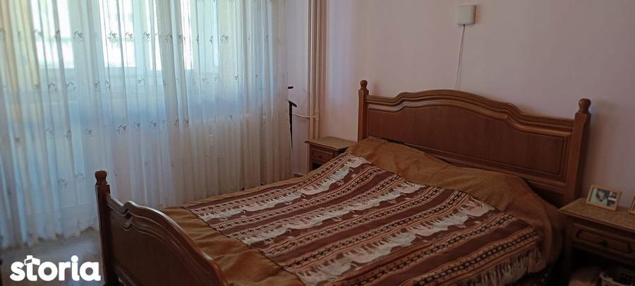 Apartament cu 4 camere în Pantelimon