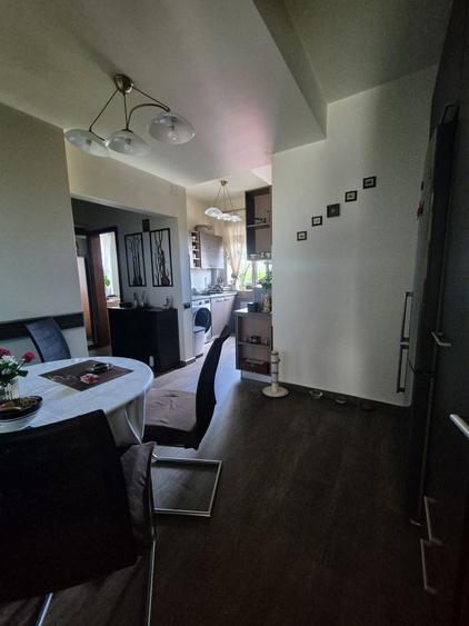 Apartament cu 3 camere semidecomandat în Dorobanți