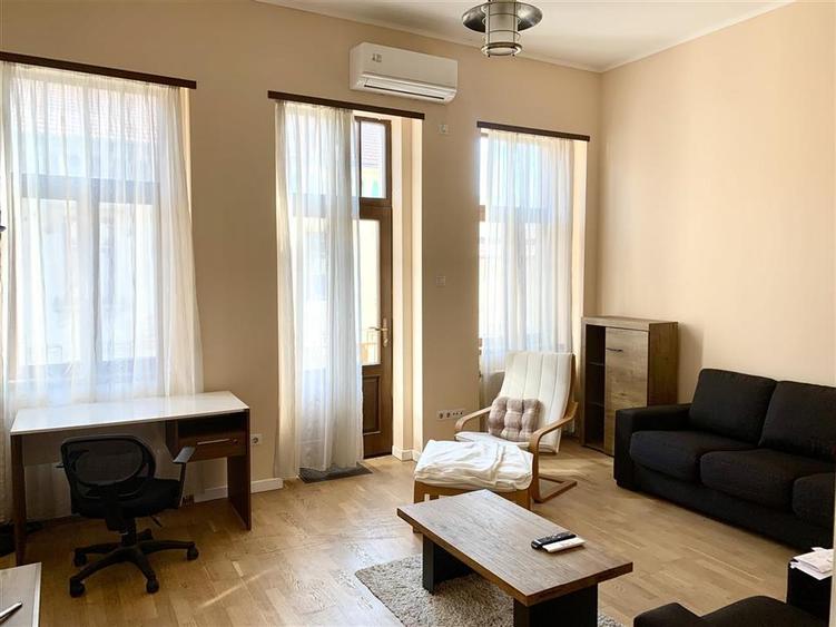 RECO  Apartament de închiriat cu 2 camere, ultracentral, complet renovat 60 - 1