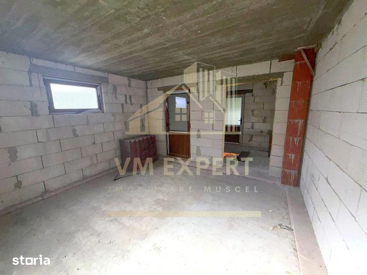 Casă cu 6 camere cu Teren 5736 Mp în Lerești