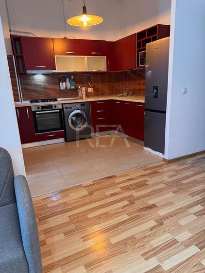 Apartament cu 3 camere semidecomandat, mobilat în Vitan-Bârzești