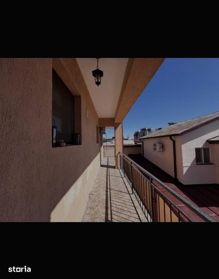 Casă cu 9 camere cu Teren 174 Mp în Colentina