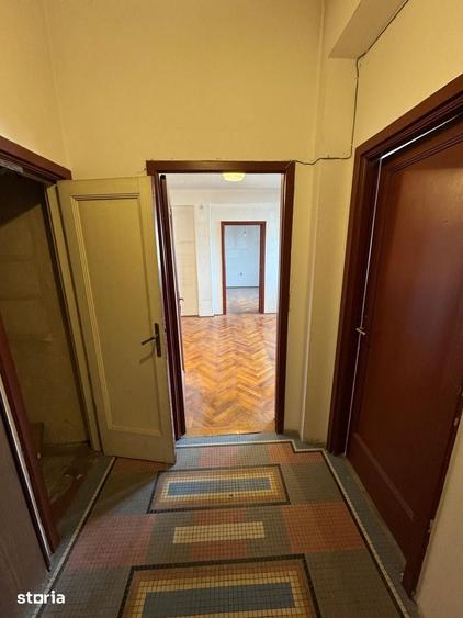 Apartament cu 3 camere în Calea Victoriei