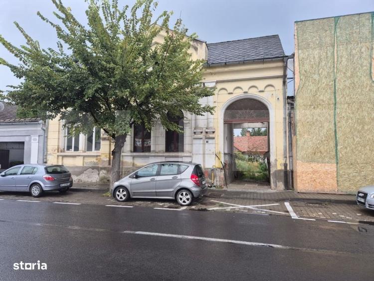 Casă cu 4 camere în Mureșeni