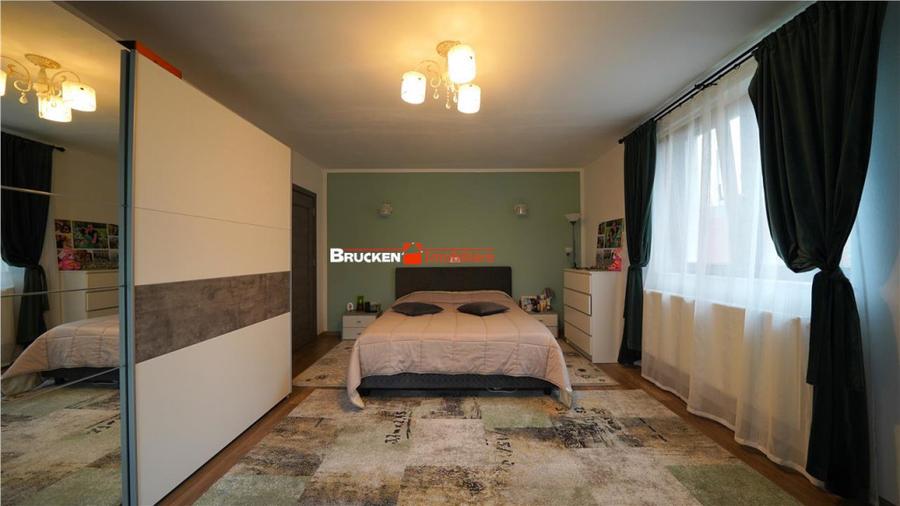 Sanmartin - Vila cu 3 apartamente si potential de - 9