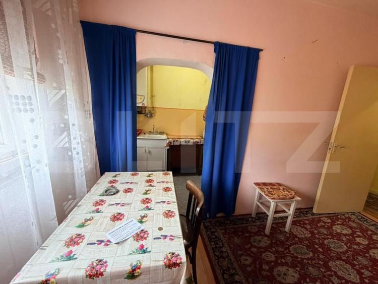 Apartament cu 3 camere semidecomandat, mobilat în Cugir