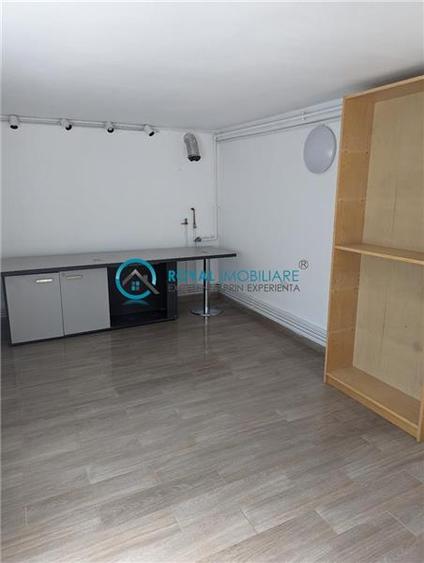 Birou, de 164.16000366211 mp, în Ultracentral
