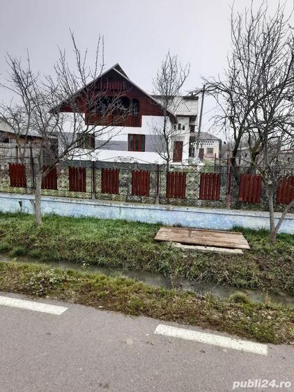 Casă cu 6 camere cu Teren 5400 Mp în Central