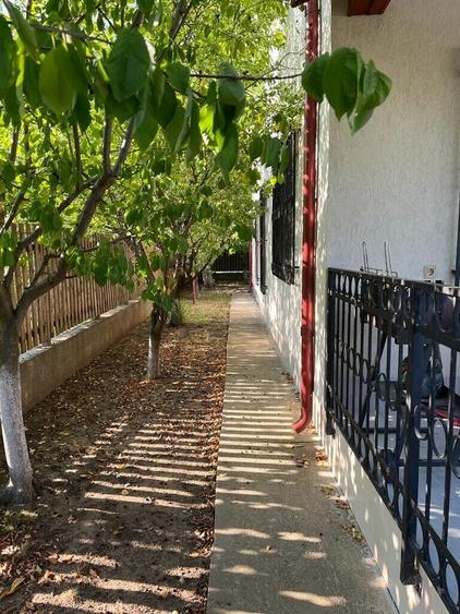 Casă individuală cu 6 camere cu Garaj în Băneasa