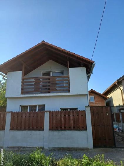 Casă cu 4 camere cu Teren 585 Mp în Șofronea