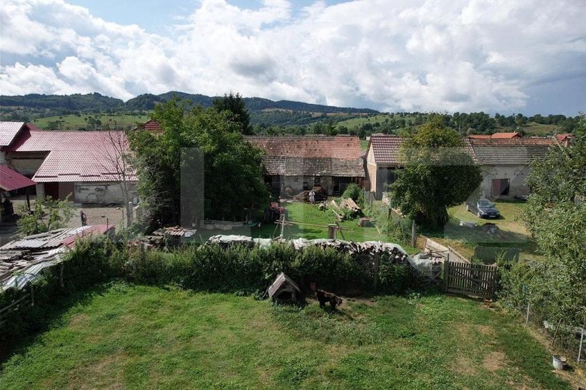 Casă individuală cu 6 camere cu Canalizare în Exterior Est