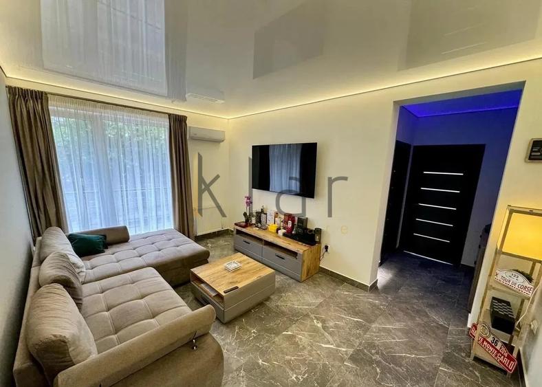 Apartament cu 3 camere semidecomandat, mobilat în Florești