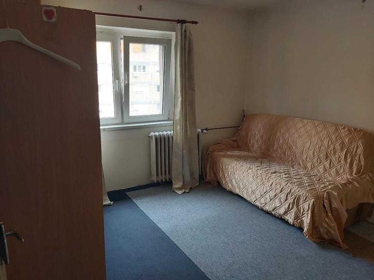Apartament 3 camere de inchiriat, langa Piata Rogerius etaj 4, Pret 200 euro/luna - 3