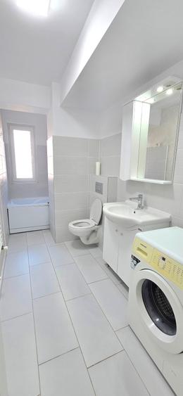 Apartament cu 2 camere semidecomandat în Valea Adâncă