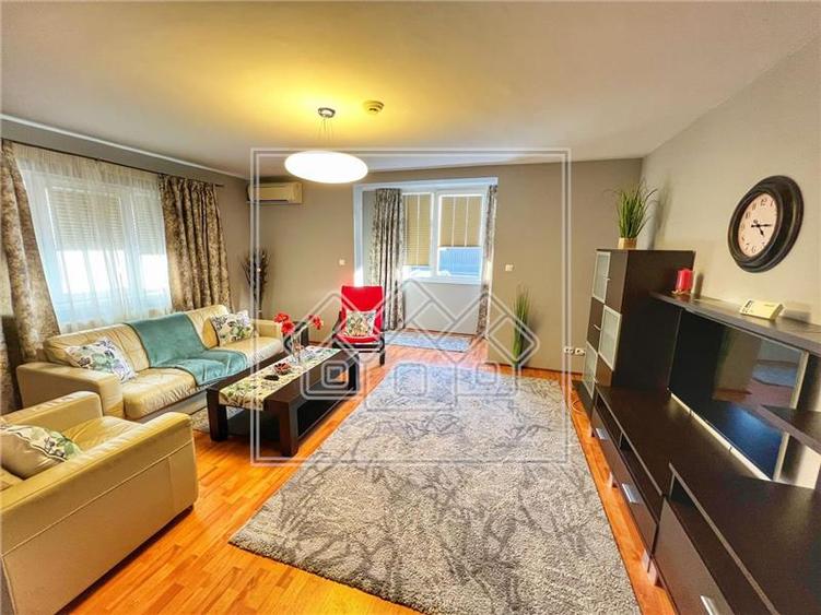 Apartament cu 3 camere decomandat în Șelimbăr