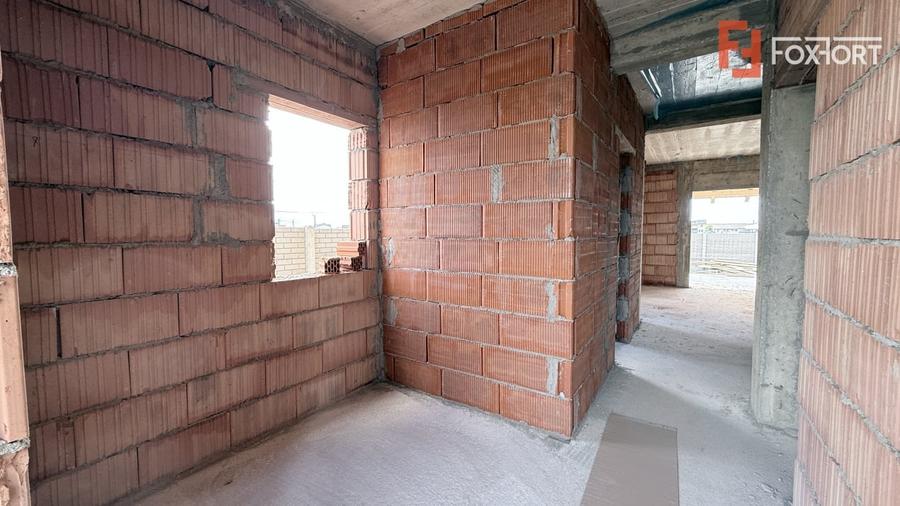 Duplex cu 4 camere cu Canalizare în Moșnița Veche