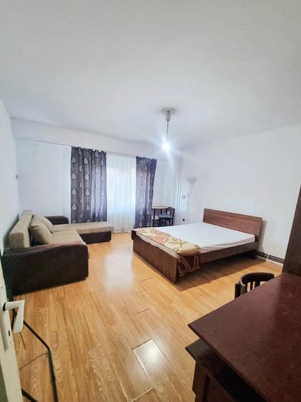 Garsonieră decomandată în Central