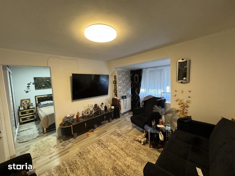Apartament cu 2 camere semidecomandat în Botizului