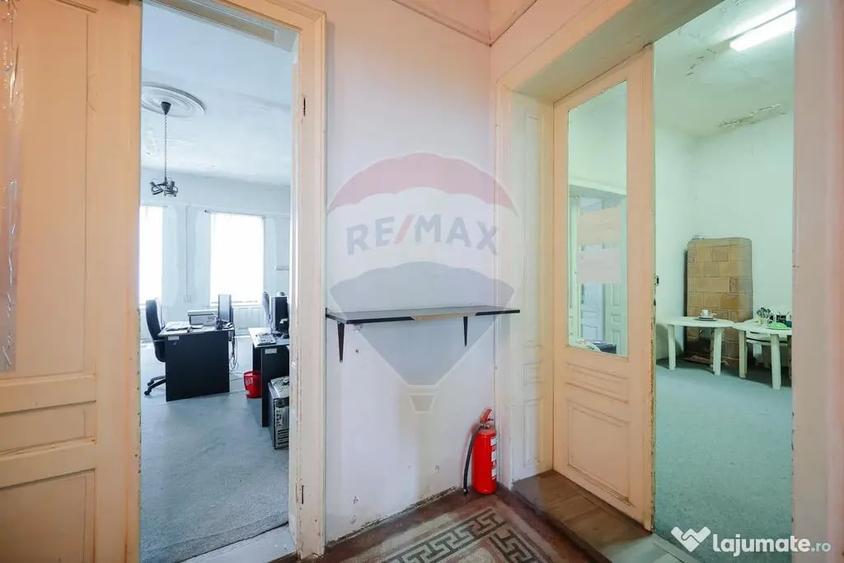 Apartament cu 3 camere decomandat în Ultracentral