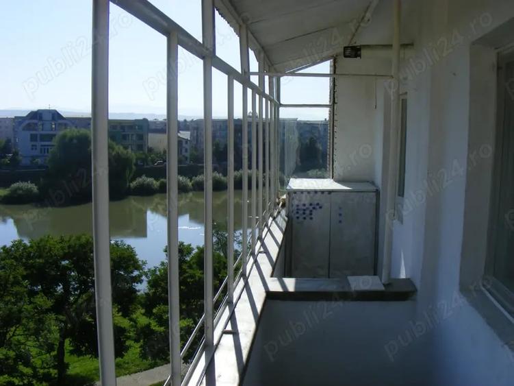 Apartament cu 4 camere decomandat în Lugoj