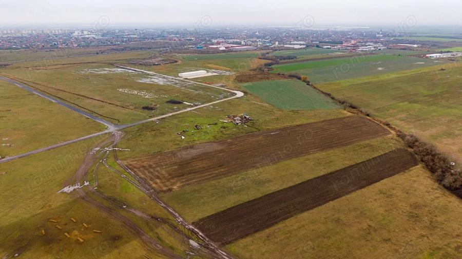 Teren de 5000 mp, în Nord