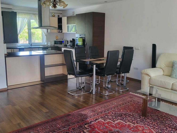 Casă cu 4 camere cu Teren 600 Mp în Central