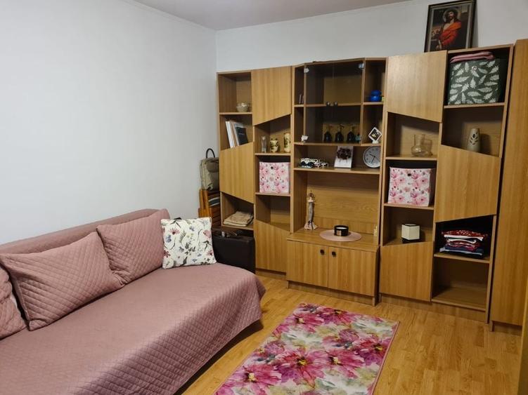 Apartament cu 2 camere decomandat în Ostroveni