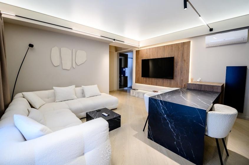 Apartament cu 3 camere semidecomandat, mobilat în Central