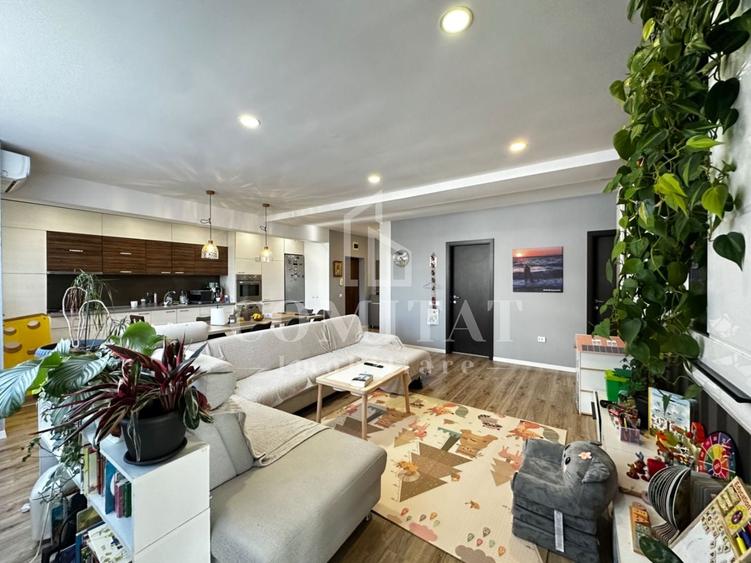 Apartament cu 3 camere semidecomandat, mobilat în Florești — fotografia 1
