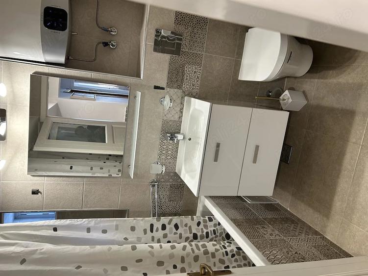 Apartament cu 3 camere decomandat în Universitate