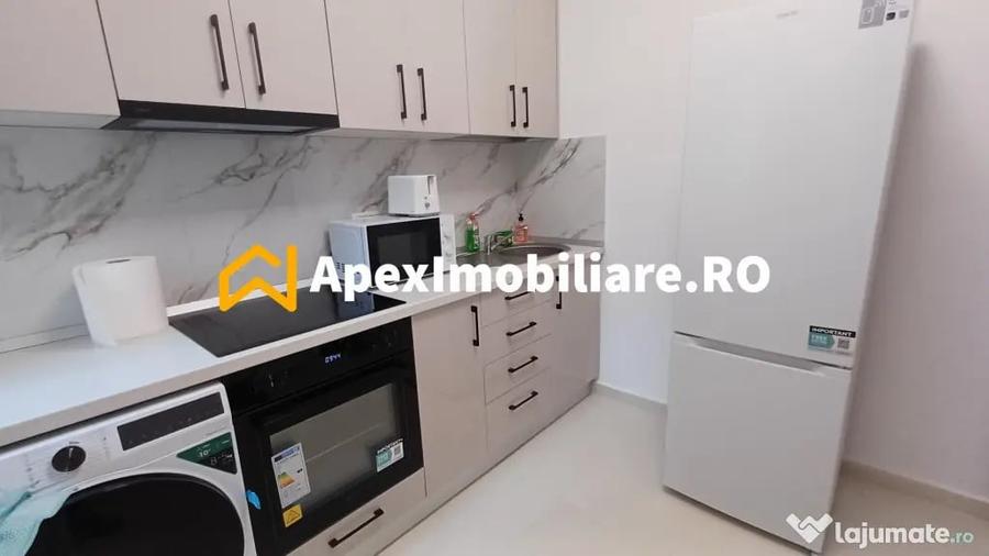 Apartament cu 3 camere semidecomandat în Moșilor