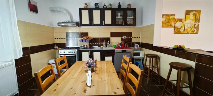 Apartament cu 5 camere decomandat în Lunca Cetățuii