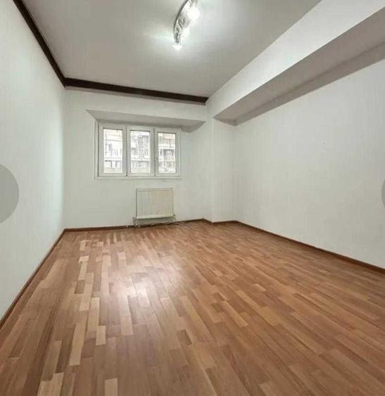 Apartament cu 4 camere decomandat în Pantelimon