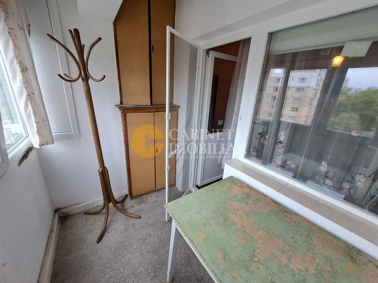 Apartament cu 4 camere semidecomandat, mobilat în Bd. Independenței