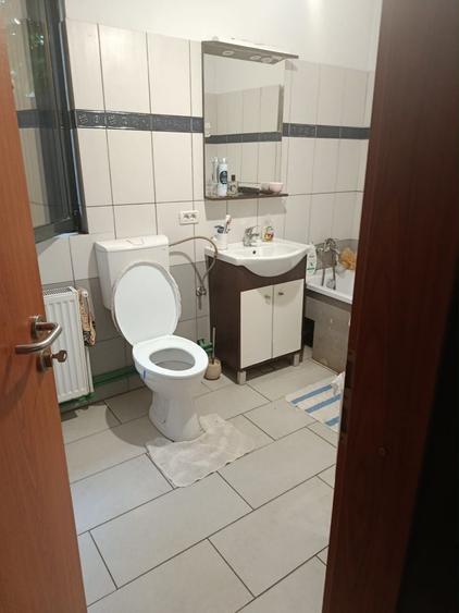 Casă cu 4 camere în Colacu