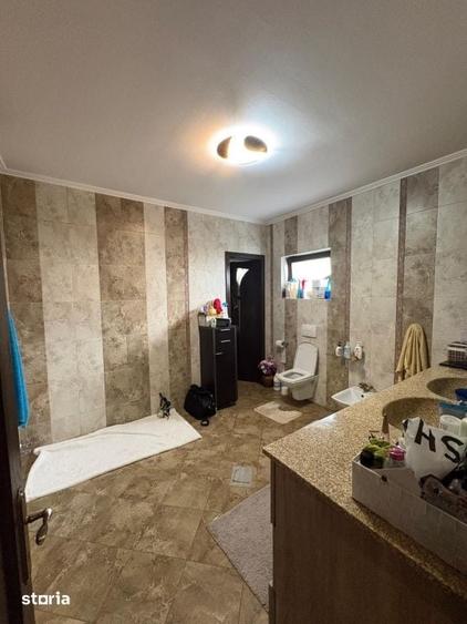 Casă cu 4 camere cu Teren 1000 Mp în Ferneziu