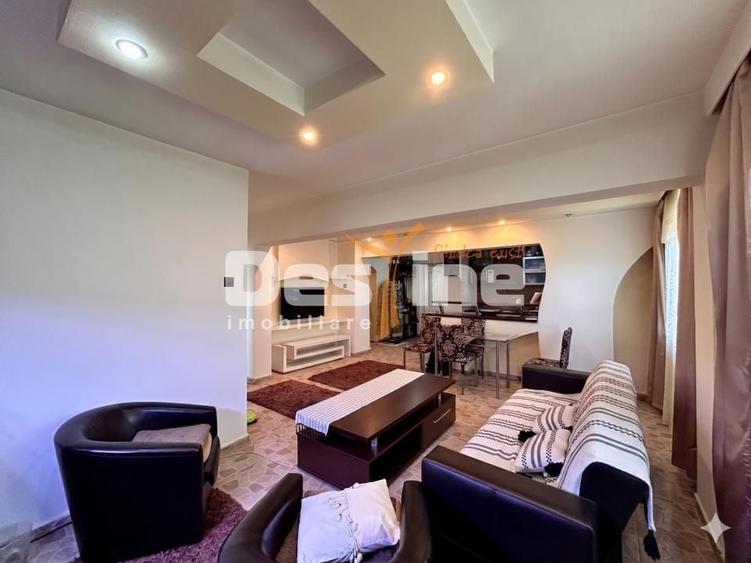 Apartament cu 3 camere semidecomandat, mobilat în B-dul București