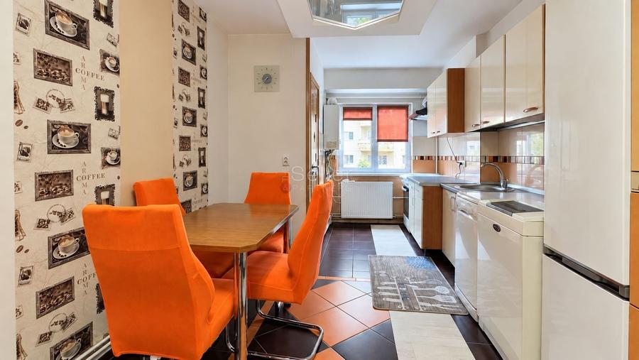 Apartament cu 3 camere decomandat, mobilat în Răcădău
