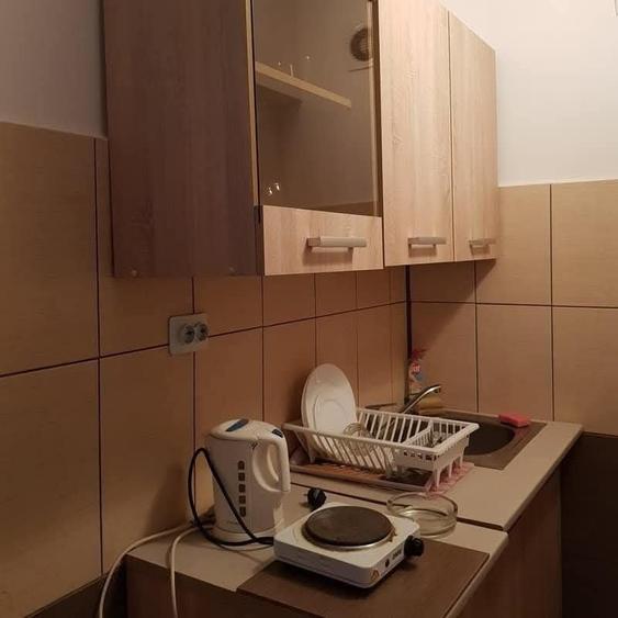Garsonieră decomandată în Sala Palatului