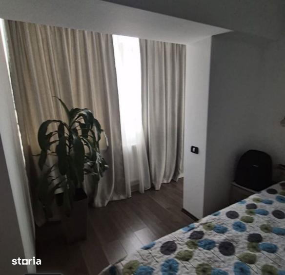 Apartament cu 3 camere semidecomandat, mobilat în Dămăroaia