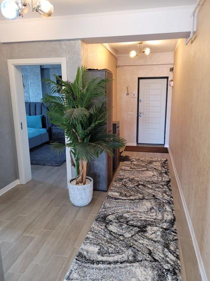 Apartament cu 3 camere decomandat, mobilat în Năvodari